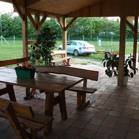 Gasthof Kalandpark Vendeghaz Tiszanána